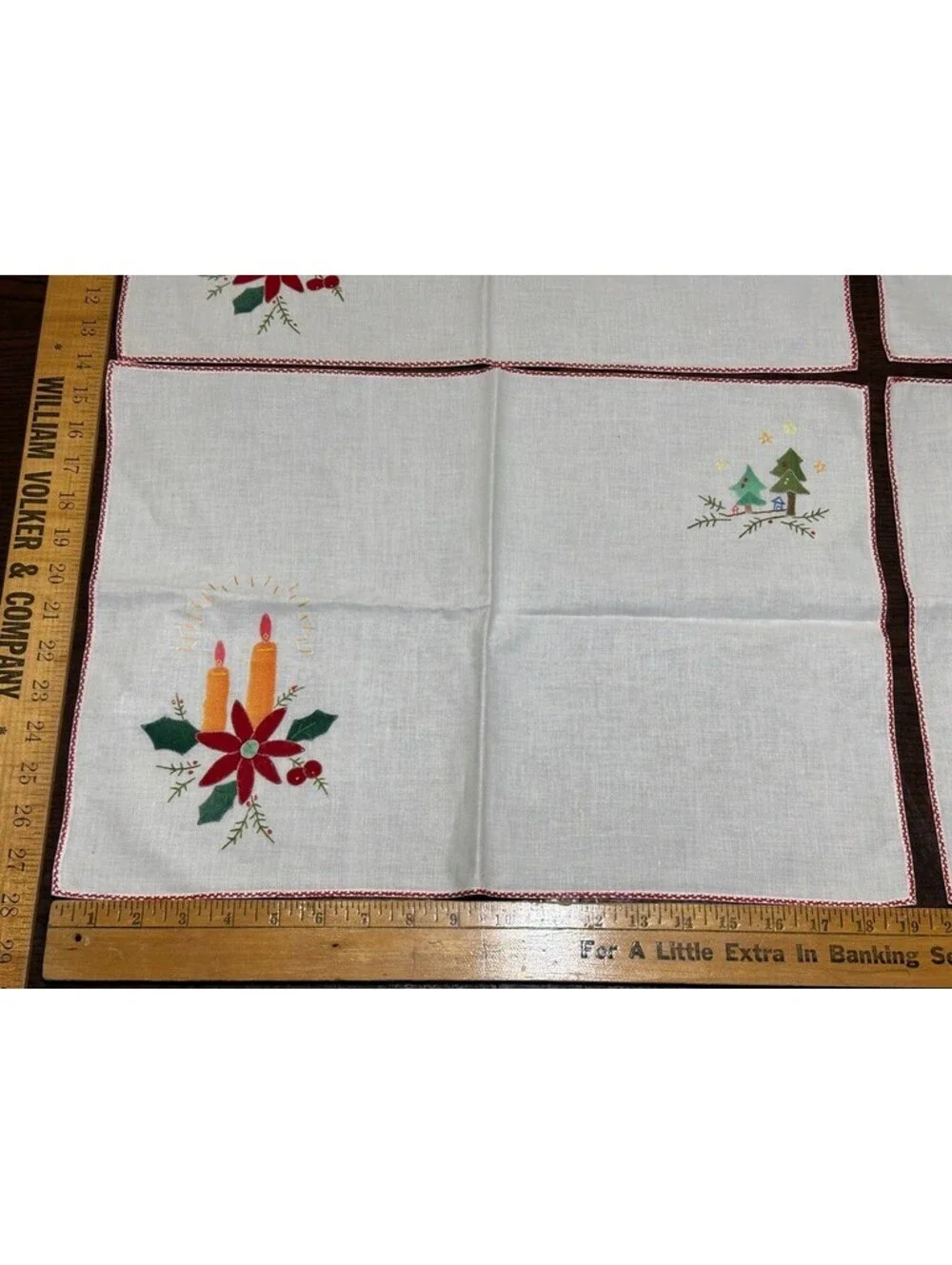 Vintage Christmas Table Runner, 4 Placemats, 4 Napkins, 2 Decorative Towels